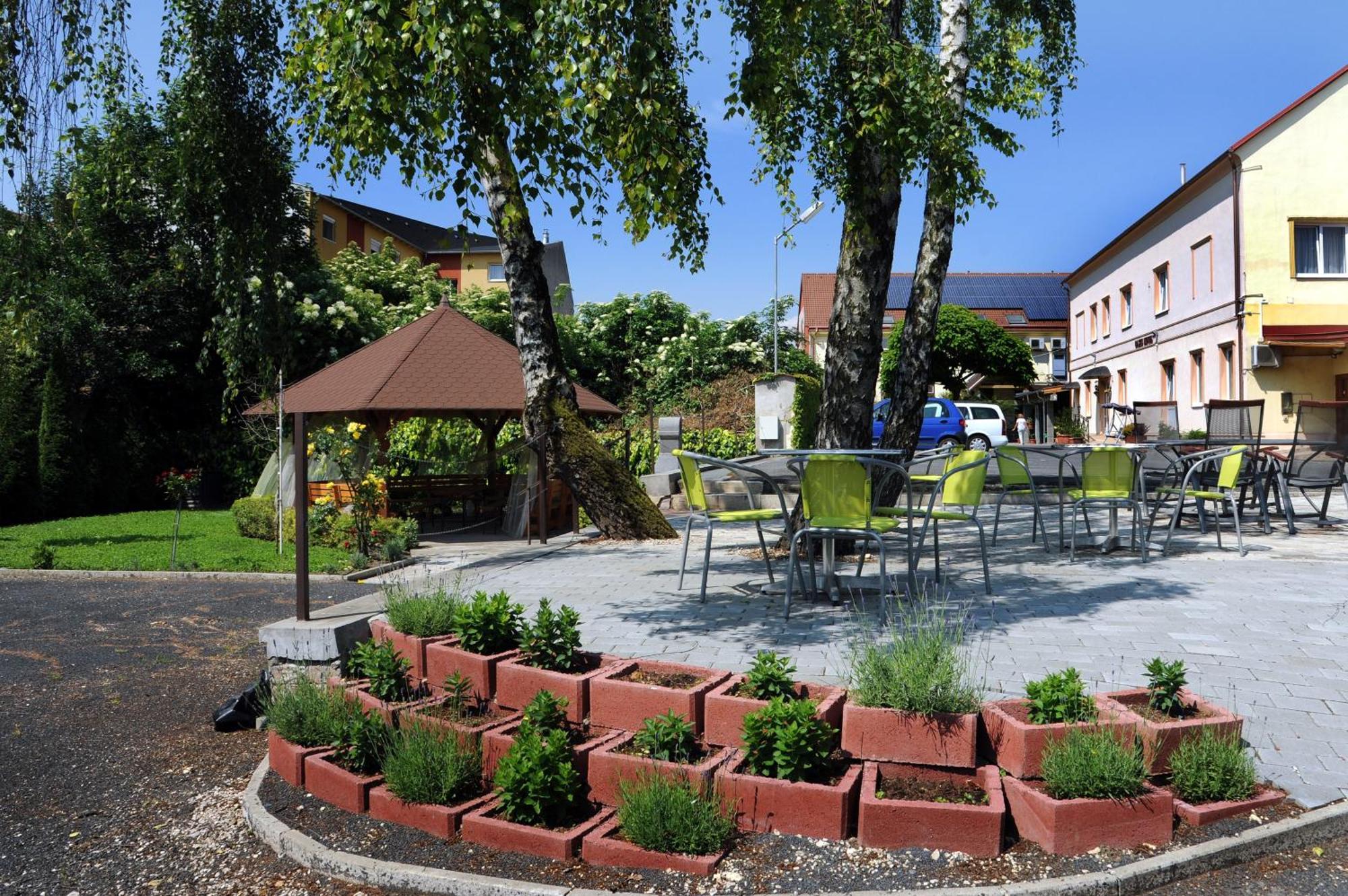 Oazis Hotel*** Nagykanizsa Extérieur photo